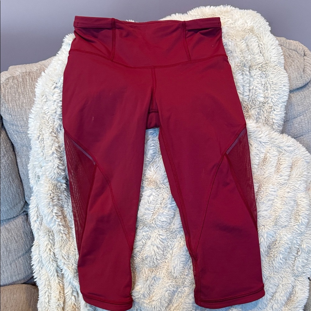 LULULEMON-ATHLETICA Burgundy  Leggings - size 6 - BNWT